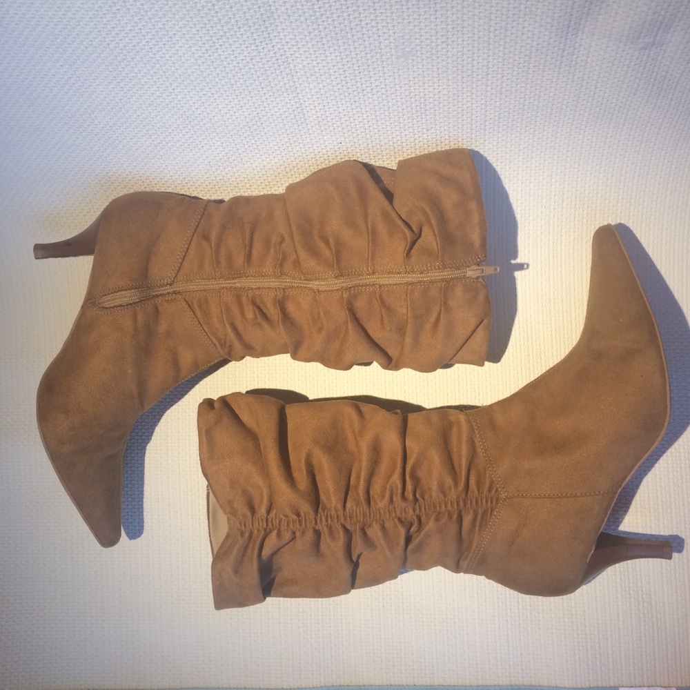 Crysalis || Slouchy Suede Medium Heel Boots 8 Tan